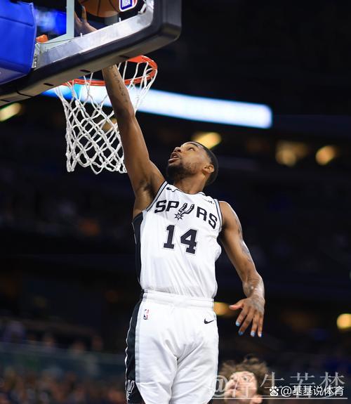 伦纳德单骑劈扣霸气十足 默里强势回应暴扣对飙