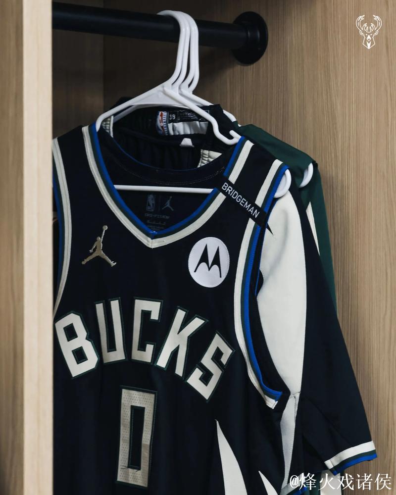 利拉德与字母哥联手轰下63分，三球空砍50分，雄鹿险胜黄蜂豪取4连胜